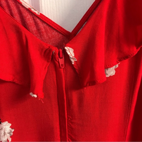 Divided by H&M Red Floral Jumper. Size 4 - Picture 6 of 12